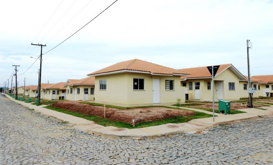 Entrega de 26 casas populares em Mallet