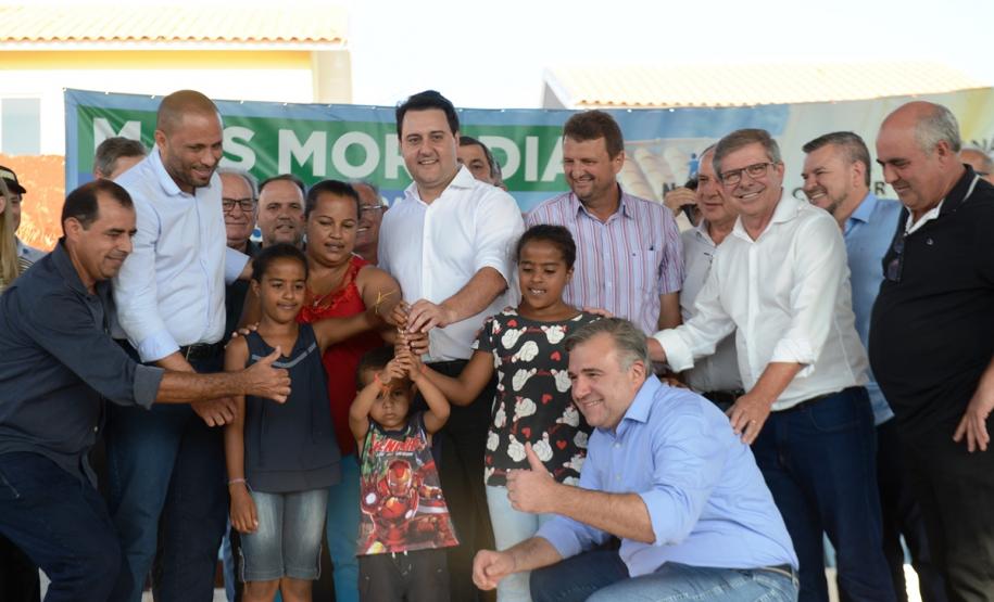 42 famílias de Novo Itacolomi recebem moradias gratuitas