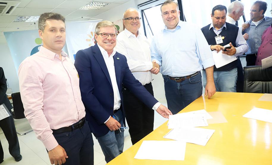 Governo do Estado e prefeituras assinam plano de trabalho para a construção de 303 casas populares