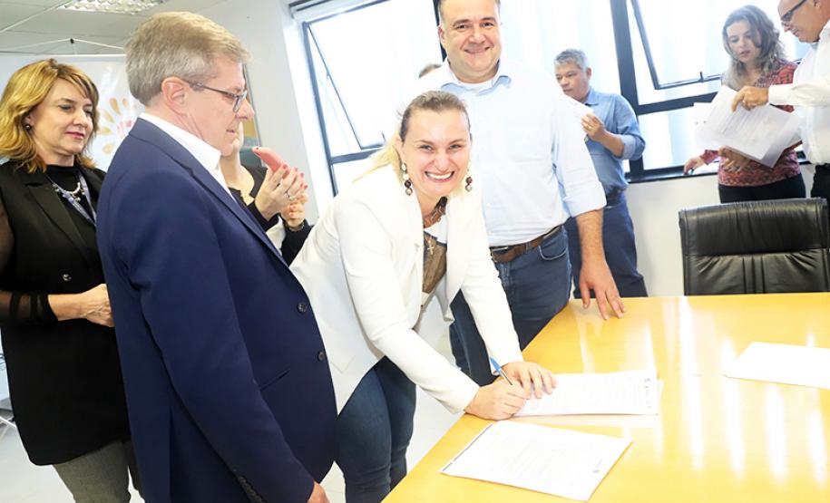 Governo do Estado e prefeituras assinam plano de trabalho para a construção de 303 casas populares