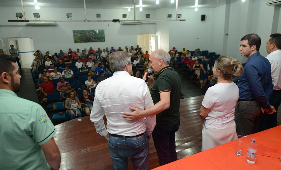 Imóveis são entregues a 29 famílias de Itapejara D Oeste