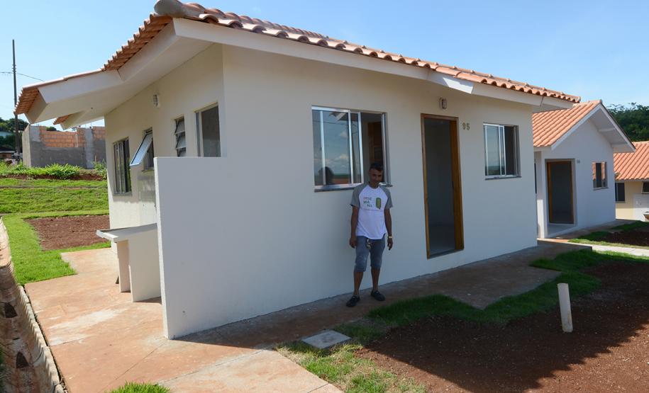 Imóveis são entregues a 29 famílias de Itapejara D Oeste