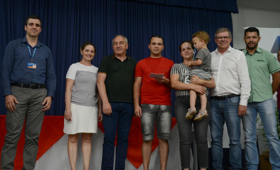 Imóveis são entregues a 29 famílias de Itapejara D Oeste