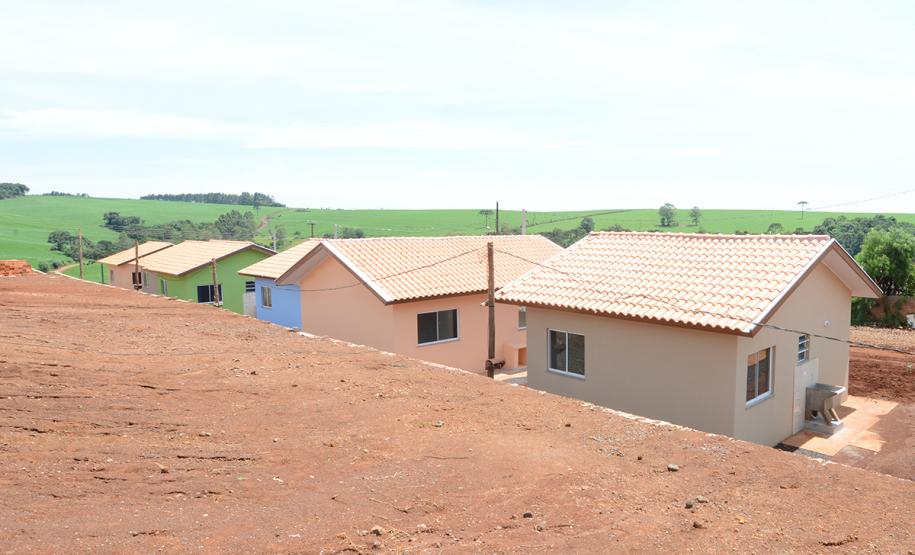 20 famílias carentes de Manoel Ribas conquistam a casa própria