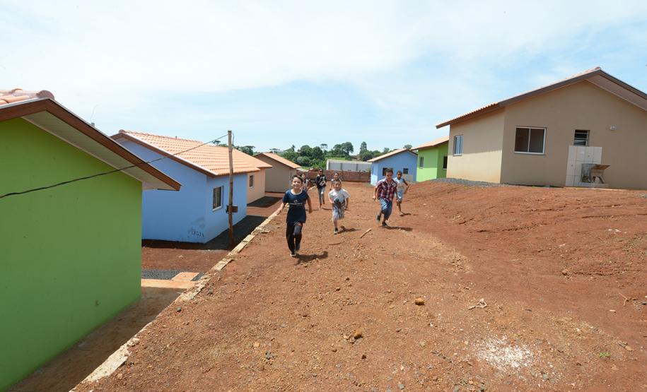 20 famílias carentes de Manoel Ribas conquistam a casa própria