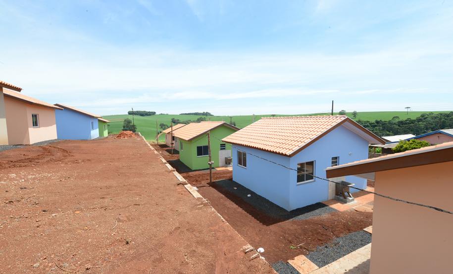 20 famílias carentes de Manoel Ribas conquistam a casa própria