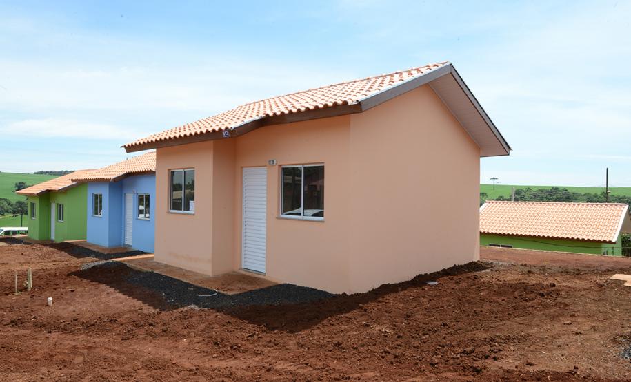 20 famílias carentes de Manoel Ribas conquistam a casa própria