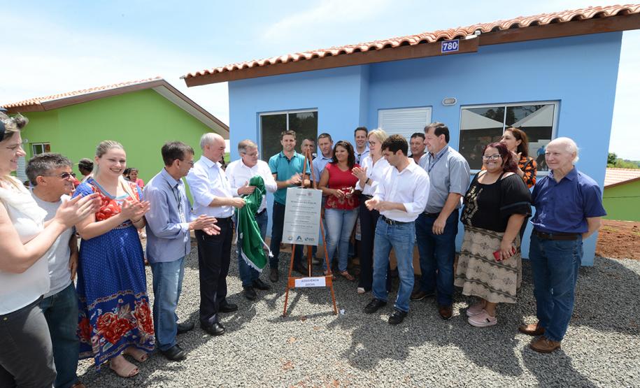 20 famílias carentes de Manoel Ribas conquistam a casa própria