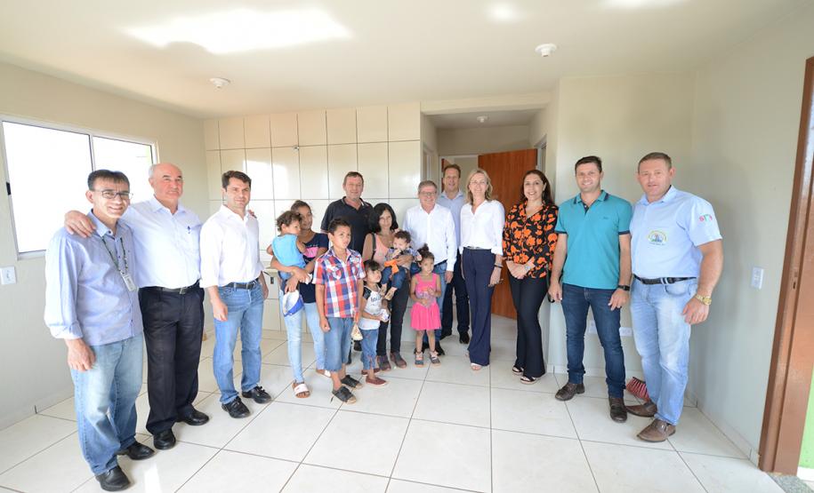20 famílias carentes de Manoel Ribas conquistam a casa própria