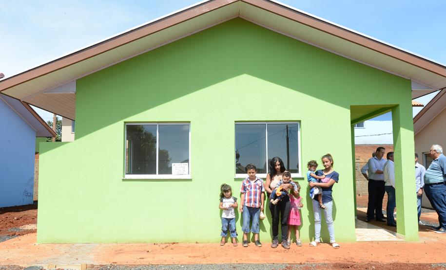 20 famílias carentes de Manoel Ribas conquistam a casa própria