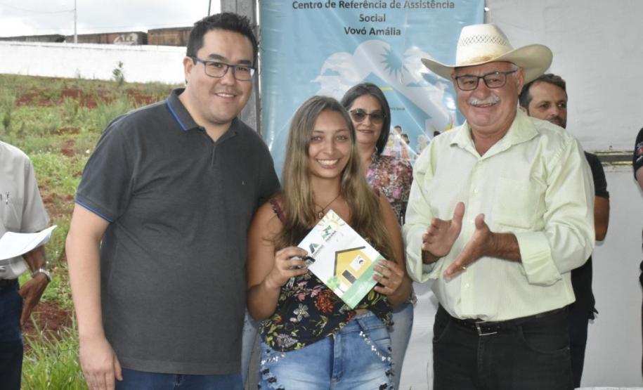 Famílias carentes conquistam casas próprias em Marilândia do Sul