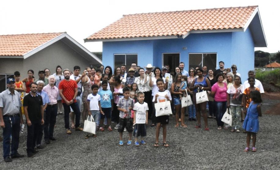 Famílias carentes conquistam casas próprias em Marilândia do Sul