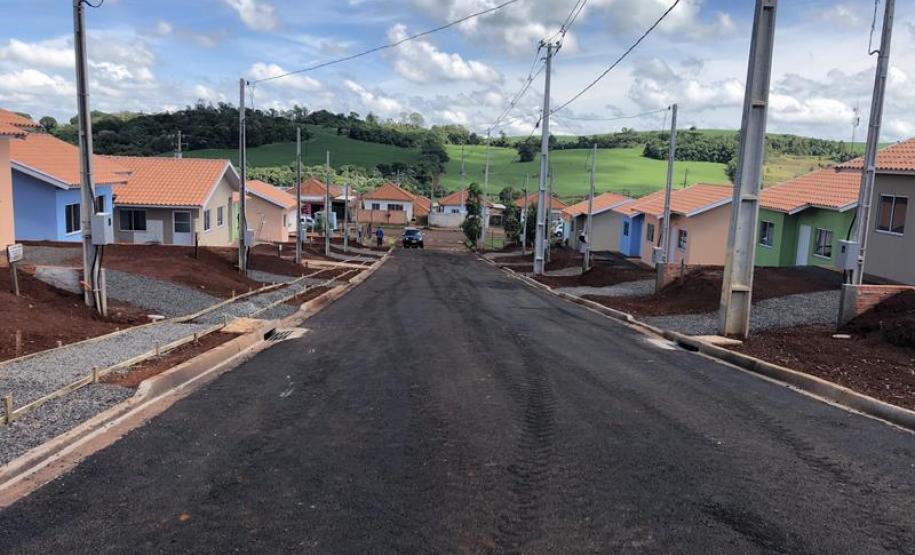 Famílias carentes conquistam casas próprias em Marilândia do Sul