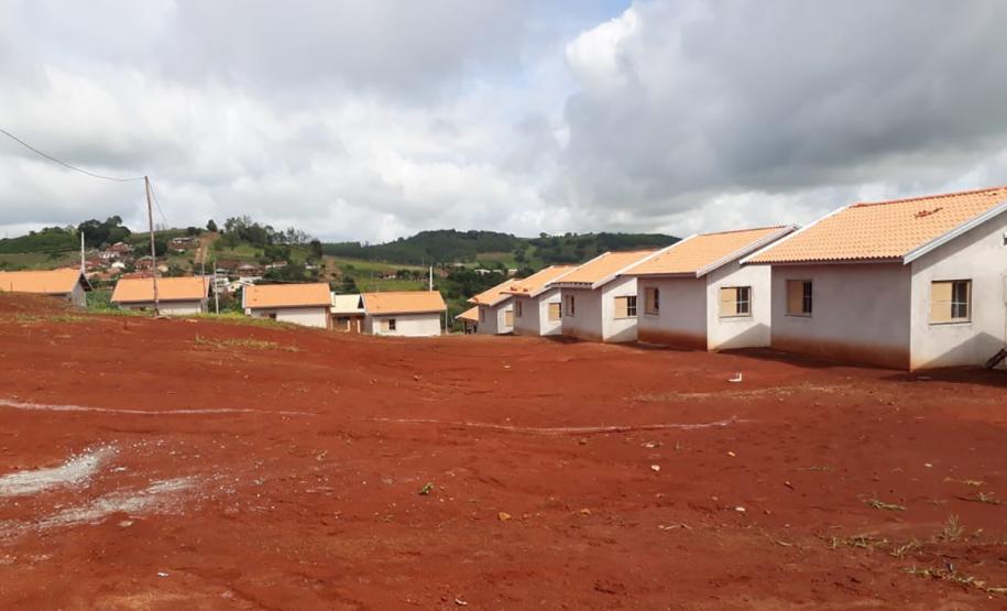 Obras de moradias para famílias carentes avançam na região Noroeste