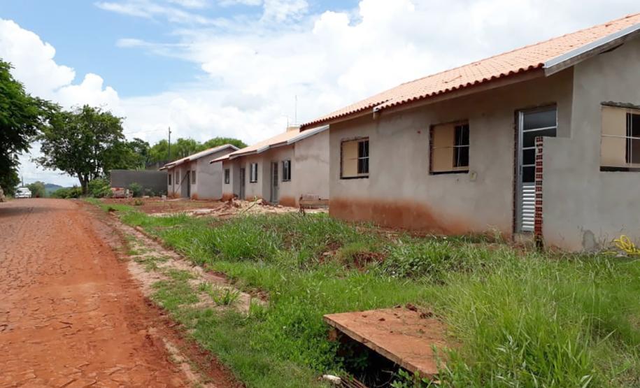 Obras de moradias para famílias carentes avançam na região Noroeste