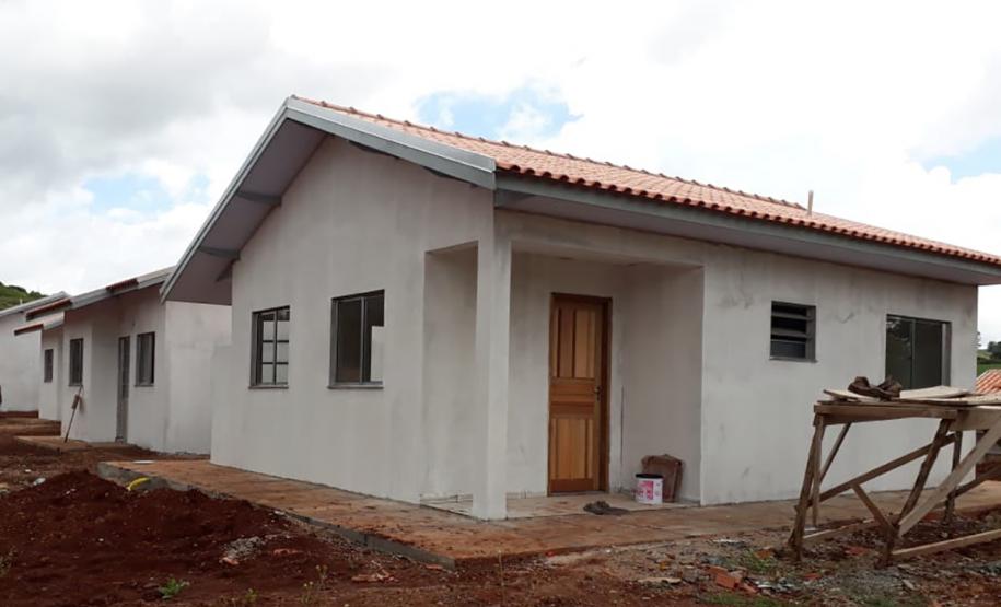 Obras de moradias para famílias carentes avançam na região Noroeste