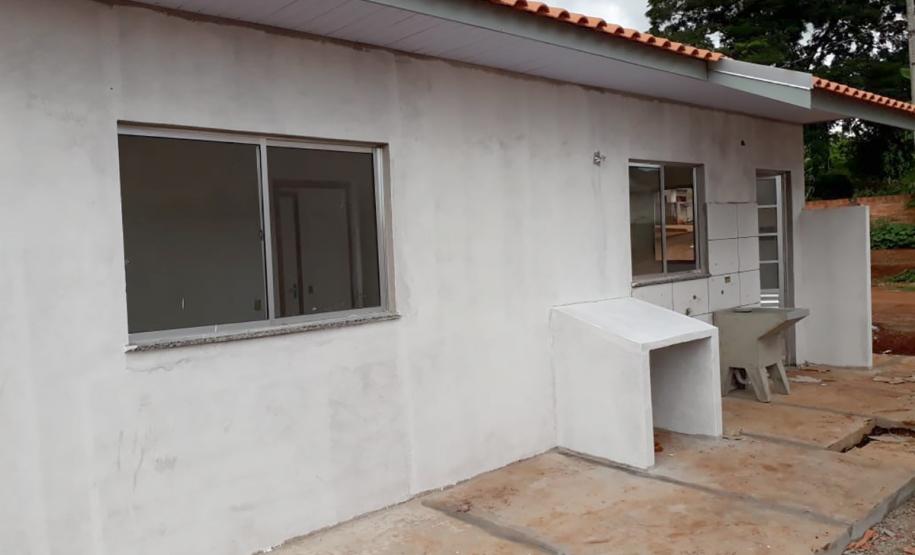 Obras de moradias para famílias carentes avançam na região Noroeste
