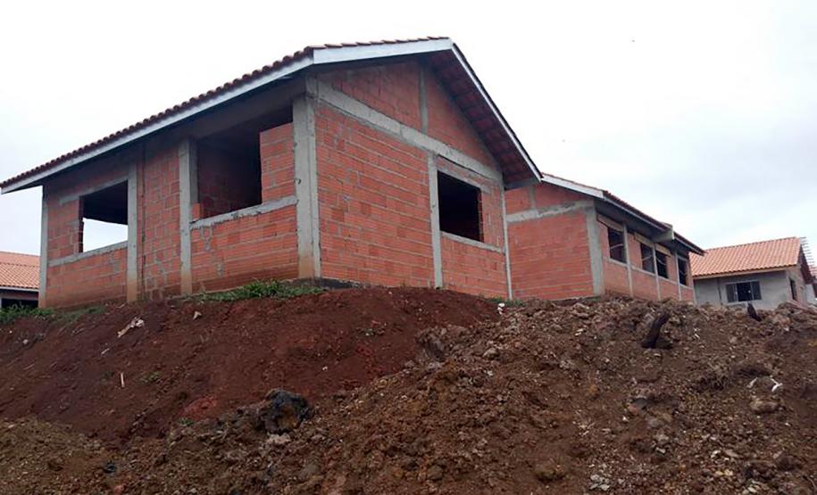 Casas em obra Cohapar Rebouças