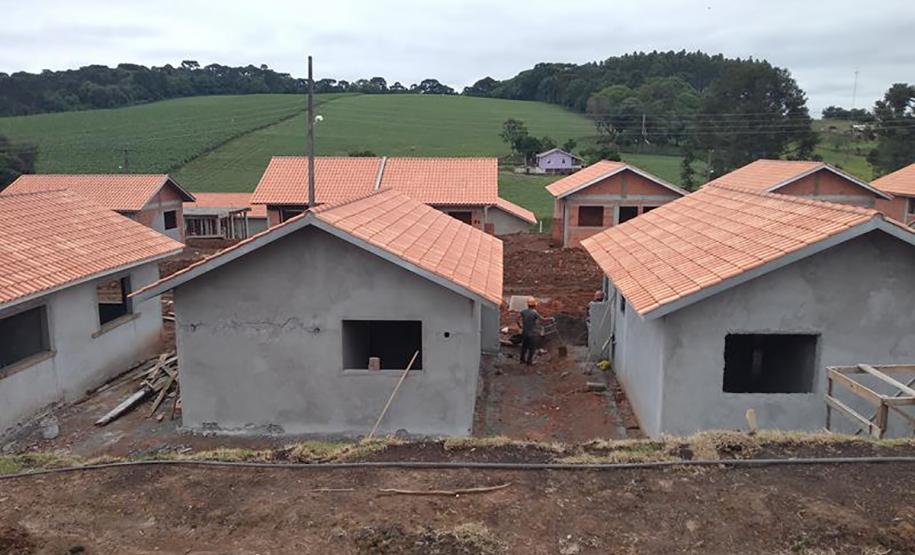 Casas em obra Cohapar Rebouças