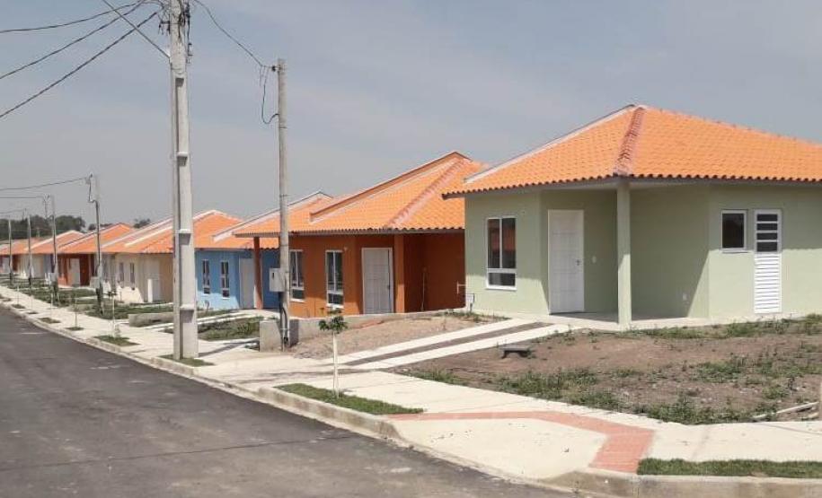 Casas populares são entregues a famílias do Norte Pioneiro