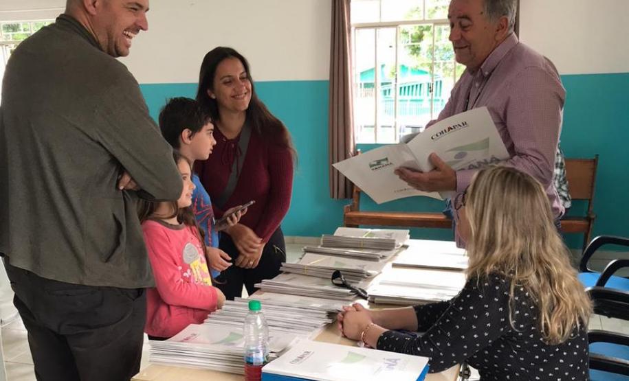 Cohapar regulariza moradias de famílias em São José dos Pinhais