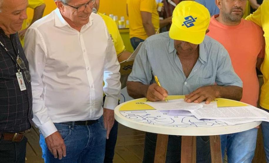 Governo do Paraná e Banco do Brasil financiarão construção de moradias para agricultores familiares