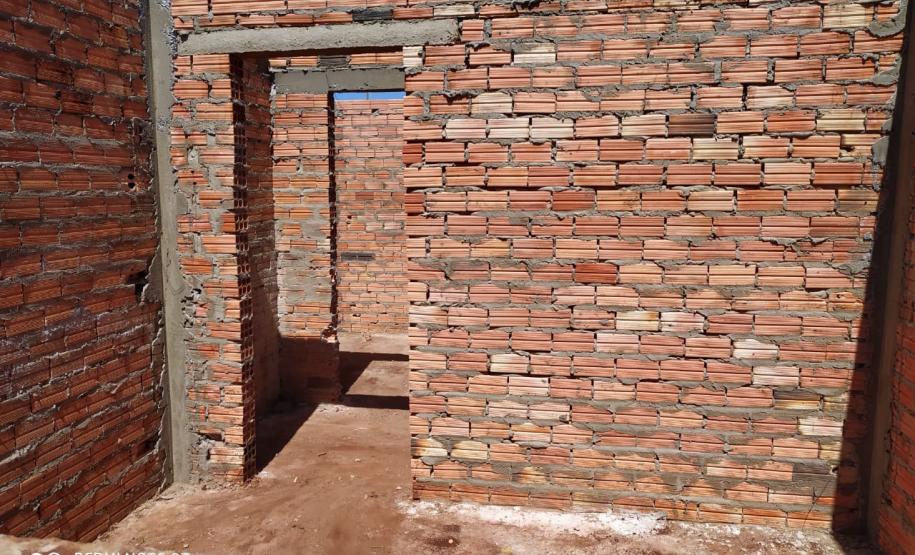 Representantes da Cohapar vistoriam início das obras de 52 casas em Cambará