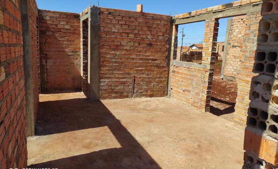 Representantes da Cohapar vistoriam início das obras de 52 casas em Cambará