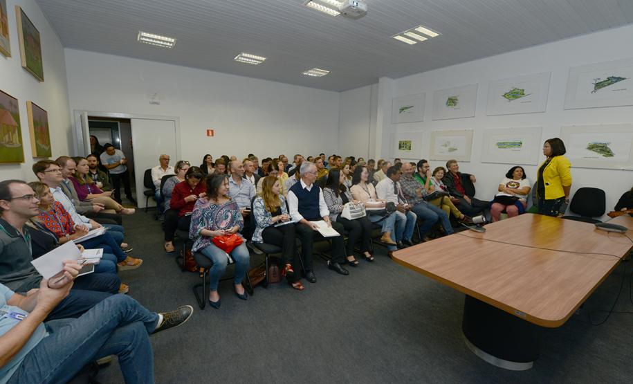 Cohapar sedia encontro de controladores internos do Paraná