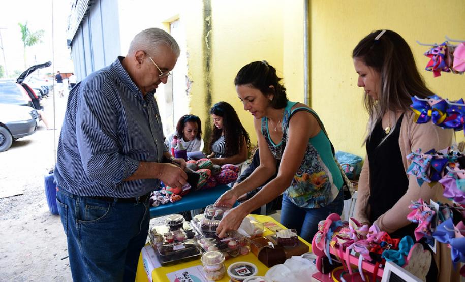 Moradores do Guarituba realizam feira de produtos e serviços em Piraquara