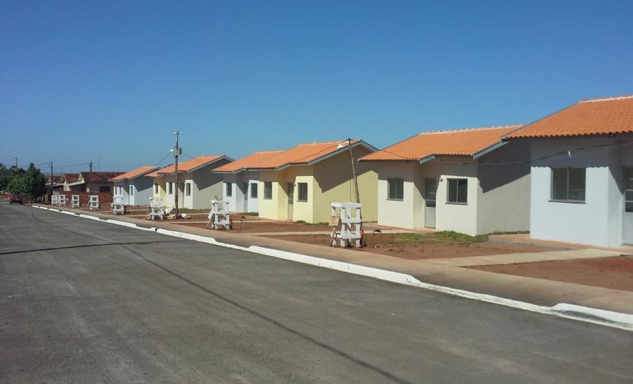 Mais 48 famílias da região Noroeste do Paraná receberam nesta quinta-feira (19) as chaves de novas casas populares. Os projetos beneficiaram 24 famílias de Xambrê e outras 24 de Francisco Alves, que se somam a outras 20 de Mariluz que foram contempladas na quarta-feira (18).