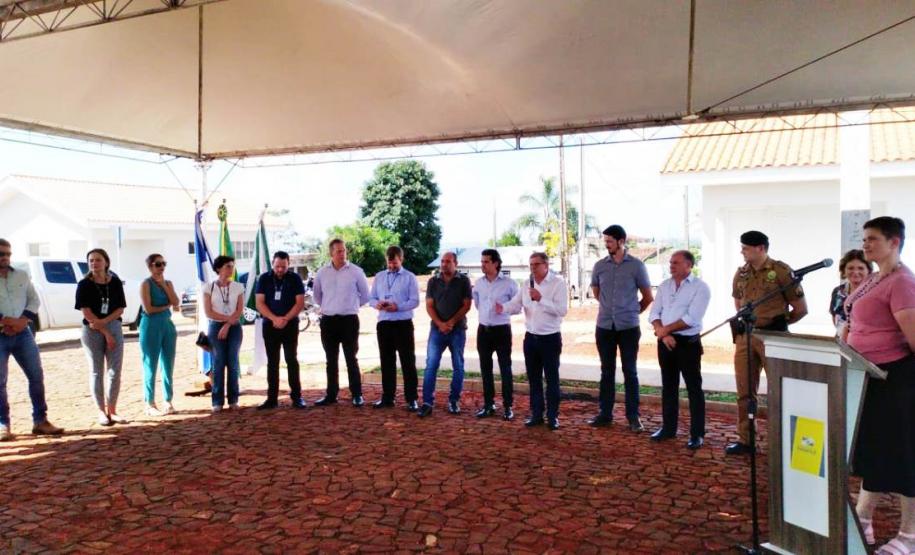 37 famílias de Mariópolis recebem chaves da casa própria