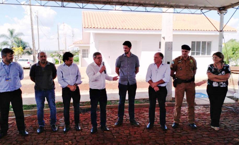 37 famílias de Mariópolis recebem chaves da casa própria