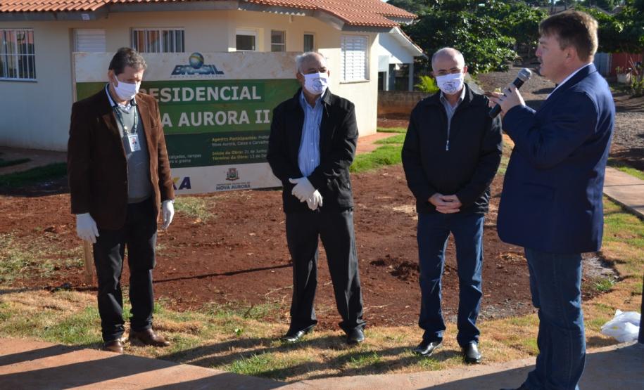 Casas populares são entregues a 50 famílias de Nova Aurora