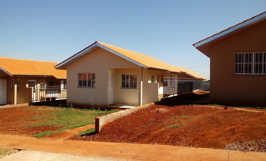 Casas populares são entregues a 50 famílias de Nova Aurora