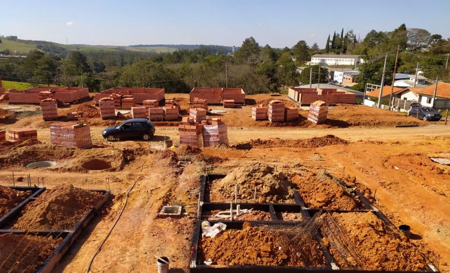 Construção de 47 casas em Figueira chega a 25% de conclusão