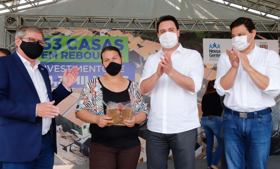 Famílias em vulnerabilidade recebem casas de graça do Estado