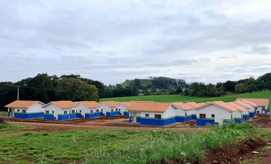 Famílias de Boa Vista da Aparecida recebem a chave da casa própria