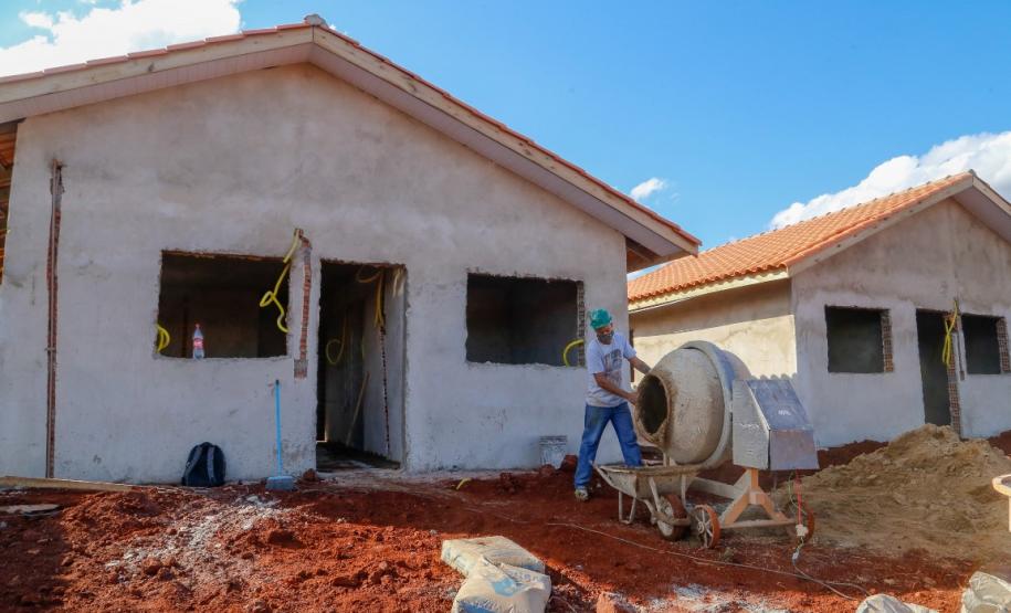 Programa Casa Fácil garante moradia a mais 56 famílias de Cambará