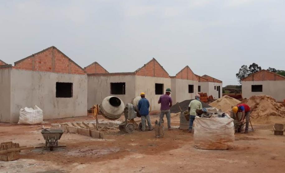 Construção de 41 casas populares avança em Jardim Alegre