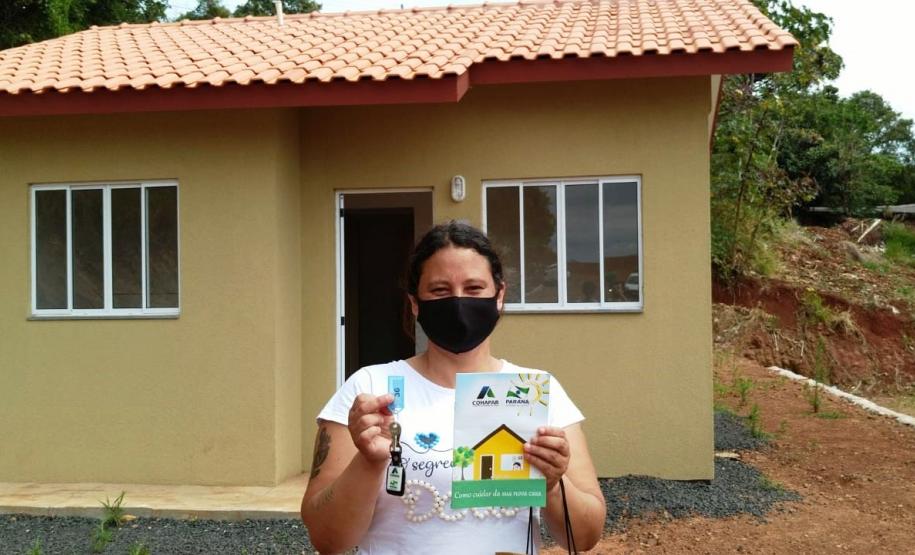 Casas populares são entregues a 21 famílias de Coronel Vivida