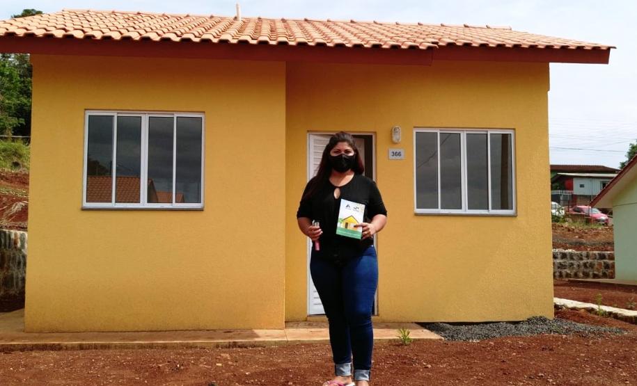 Casas populares são entregues a 21 famílias de Coronel Vivida