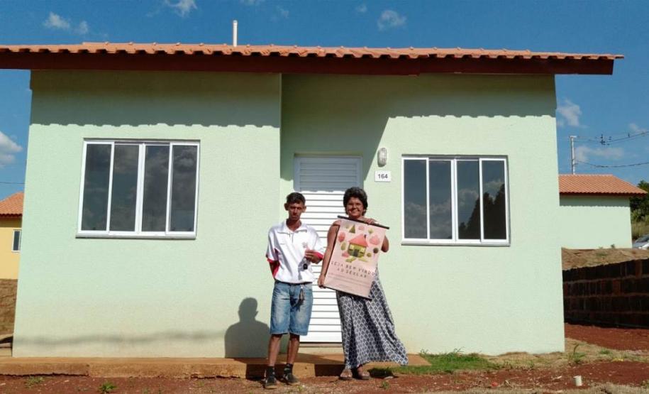 Famílias de Marmeleiro recebem novas moradias de graça