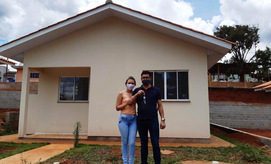 Famílias recebem casa própria em Santa Maria do Oeste
