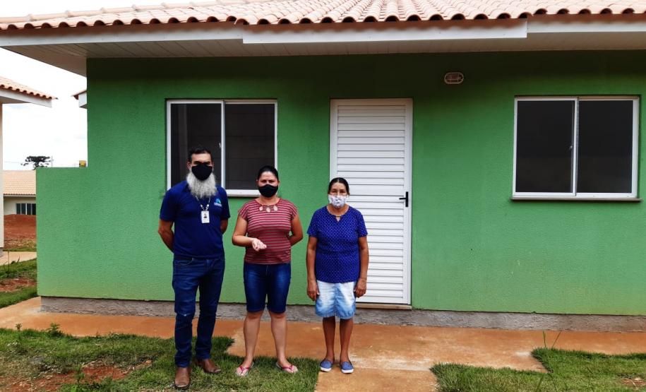 Famílias recebem casa própria em Santa Maria do Oeste