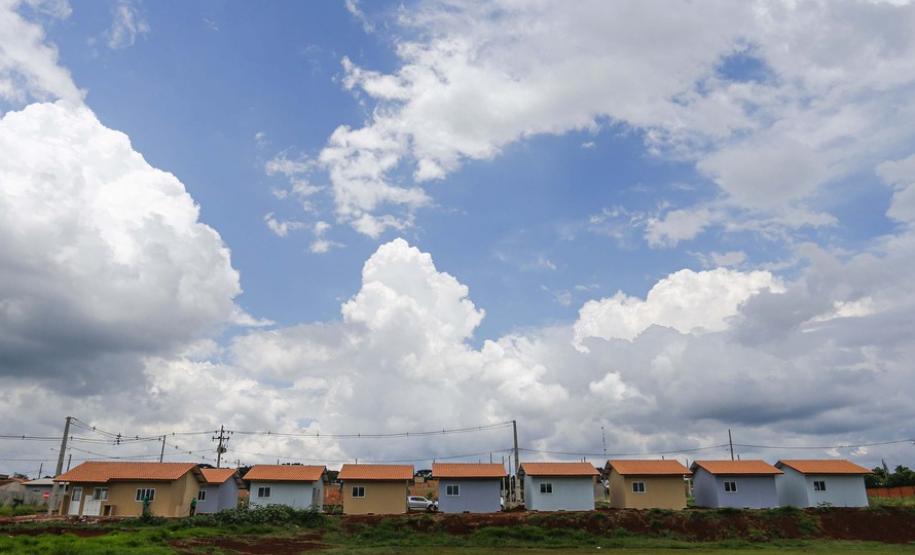 Casas novas melhoram a vida de famílias de Santa Tereza do Oeste