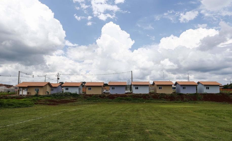 Casas novas melhoram a vida de famílias de Santa Tereza do Oeste