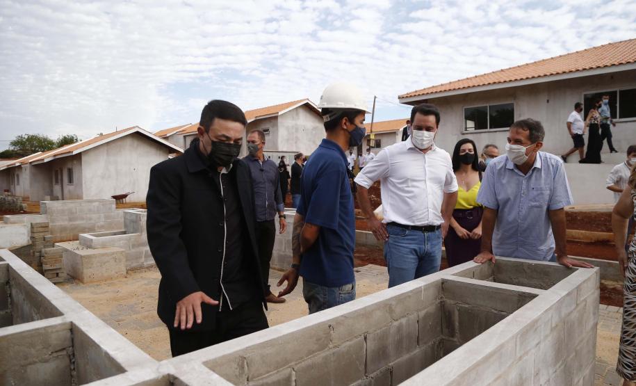 Governador vistoria obras no Condomínio do Idoso de Foz do Iguaçu