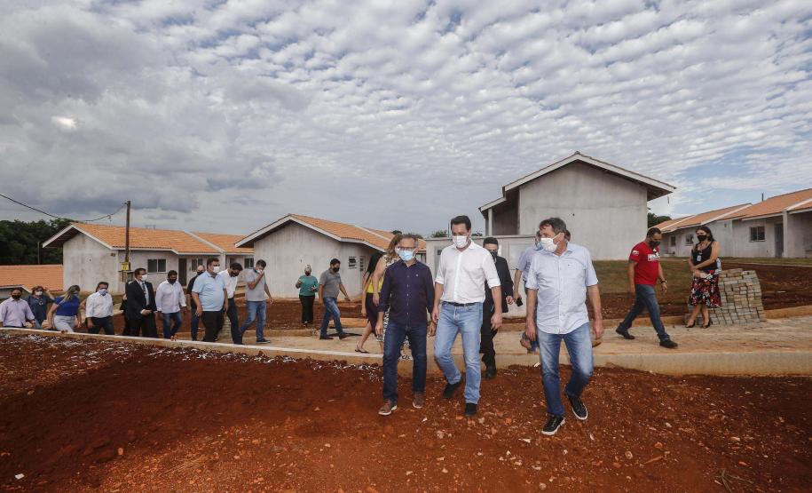 Governador vistoria obras no Condomínio do Idoso de Foz do Iguaçu