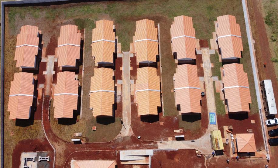 Governador vistoria obras no Condomínio do Idoso de Foz do Iguaçu